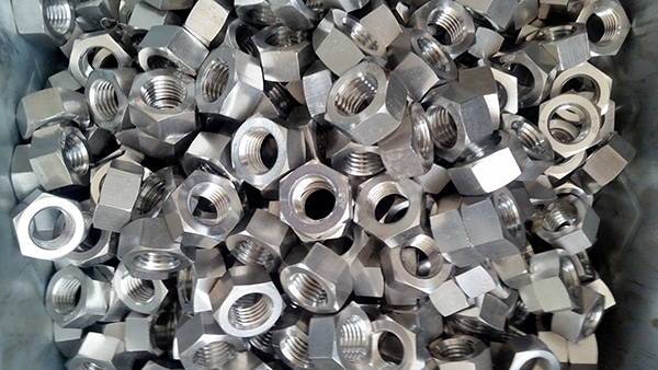 不銹鋼標準件的材料選擇要考慮的因素有哪些？